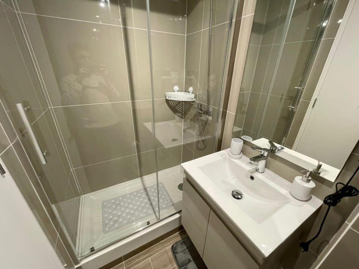 Apartamento Hom I Estudio A Estrenar En La Mejor Zona Frente Al Mall 0818